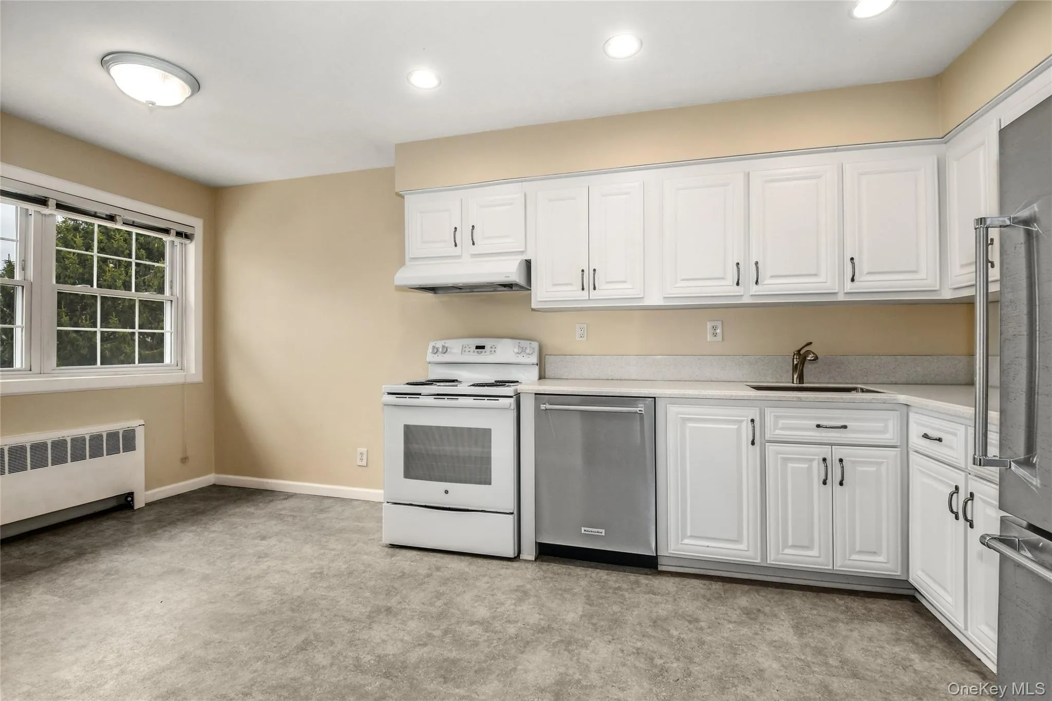 Great Natural Light by Table area Great Natural Light by Table area