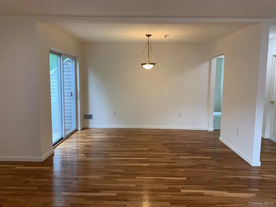 106 Arlington Court, Clarkstown, NY, 2 Bedrooms Bedrooms, 5 Rooms Rooms,2 BathroomsBathrooms,Residential Lease,For Rent,Arlington,0,985925 106 Arlington Court, Clarkstown, NY, 2 Bedrooms Bedrooms, 5 Rooms Rooms,2 BathroomsBathrooms,Residential Lease,For Rent,Arlington,0,985925