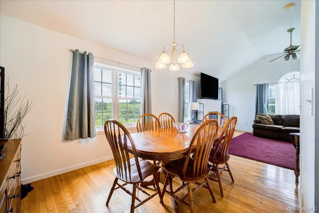 5 Sunrise Drive, Marlboro, NY, 3 Bedrooms Bedrooms, 7 Rooms Rooms,3 BathroomsBathrooms,Residential,For Rent,Sunrise,0,985944 5 Sunrise Drive, Marlboro, NY, 3 Bedrooms Bedrooms, 7 Rooms Rooms,3 BathroomsBathrooms,Residential,For Rent,Sunrise,0,985944