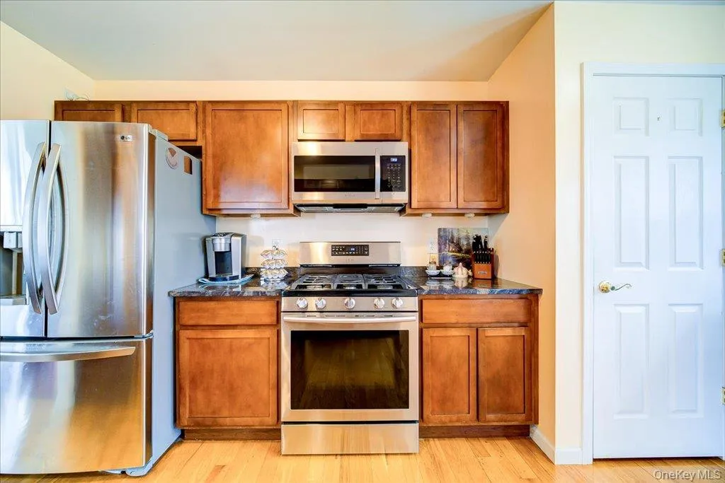 5 Sunrise Drive, Marlboro, NY, 3 Bedrooms Bedrooms, 7 Rooms Rooms,3 BathroomsBathrooms,Residential,For Rent,Sunrise,0,985944 5 Sunrise Drive, Marlboro, NY, 3 Bedrooms Bedrooms, 7 Rooms Rooms,3 BathroomsBathrooms,Residential,For Rent,Sunrise,0,985944