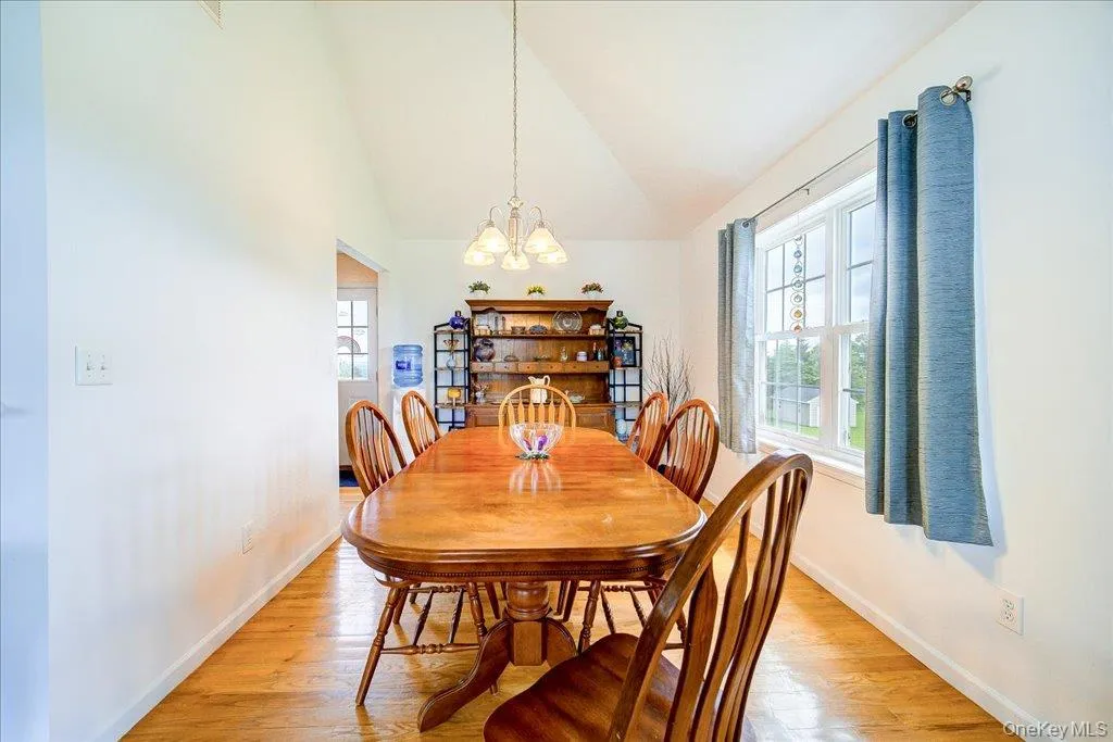 5 Sunrise Drive, Marlboro, NY, 3 Bedrooms Bedrooms, 7 Rooms Rooms,3 BathroomsBathrooms,Residential,For Rent,Sunrise,0,985944 5 Sunrise Drive, Marlboro, NY, 3 Bedrooms Bedrooms, 7 Rooms Rooms,3 BathroomsBathrooms,Residential,For Rent,Sunrise,0,985944