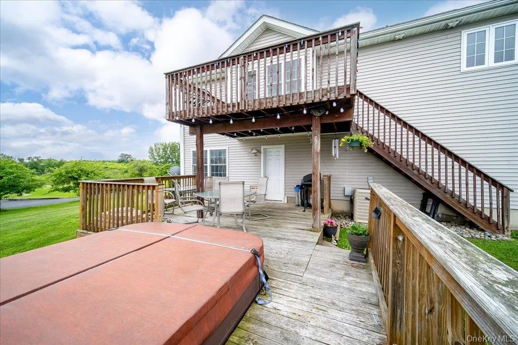 5 Sunrise Drive, Marlboro, NY, 3 Bedrooms Bedrooms, 7 Rooms Rooms,3 BathroomsBathrooms,Residential,For Rent,Sunrise,0,985944 5 Sunrise Drive, Marlboro, NY, 3 Bedrooms Bedrooms, 7 Rooms Rooms,3 BathroomsBathrooms,Residential,For Rent,Sunrise,0,985944