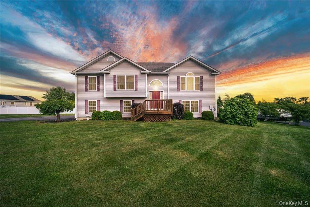 5 Sunrise Drive, Marlboro, NY, 3 Bedrooms Bedrooms, 7 Rooms Rooms,3 BathroomsBathrooms,Residential,For Rent,Sunrise,0,985944 5 Sunrise Drive, Marlboro, NY, 3 Bedrooms Bedrooms, 7 Rooms Rooms,3 BathroomsBathrooms,Residential,For Rent,Sunrise,0,985944