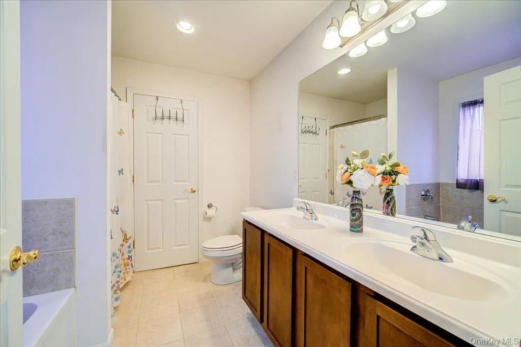 5 Sunrise Drive, Marlboro, NY, 3 Bedrooms Bedrooms, 7 Rooms Rooms,3 BathroomsBathrooms,Residential,For Rent,Sunrise,0,985944 5 Sunrise Drive, Marlboro, NY, 3 Bedrooms Bedrooms, 7 Rooms Rooms,3 BathroomsBathrooms,Residential,For Rent,Sunrise,0,985944