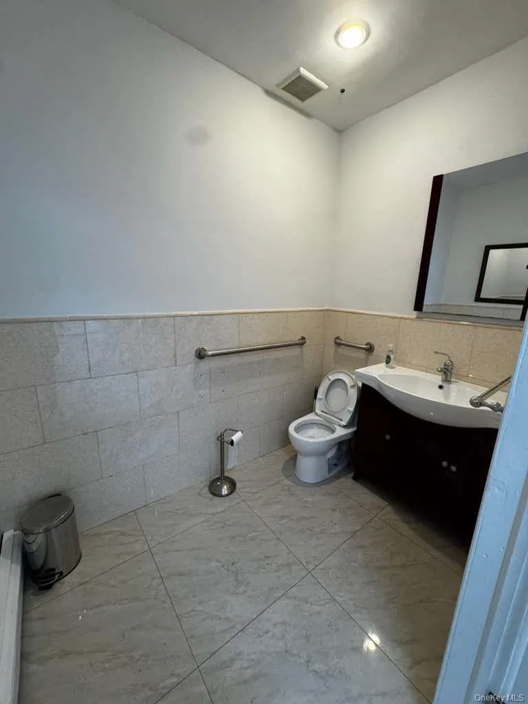 1844 College Point Boulevard, New York, NY, ,2 BathroomsBathrooms,Residential Lease,For Rent,College Point,0,985947 1844 College Point Boulevard, New York, NY, ,2 BathroomsBathrooms,Residential Lease,For Rent,College Point,0,985947