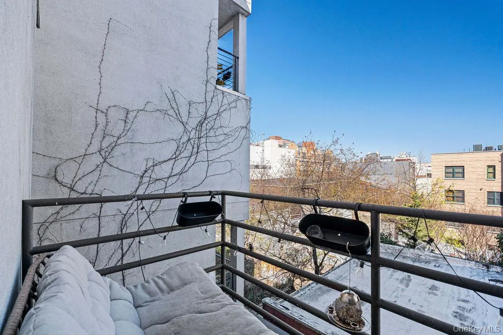 96 Woodpoint Road, New York, NY, 2 Bedrooms Bedrooms, 4 Rooms Rooms,2 BathroomsBathrooms,Residential,For Rent,Woodpoint,0,985957 96 Woodpoint Road, New York, NY, 2 Bedrooms Bedrooms, 4 Rooms Rooms,2 BathroomsBathrooms,Residential,For Rent,Woodpoint,0,985957