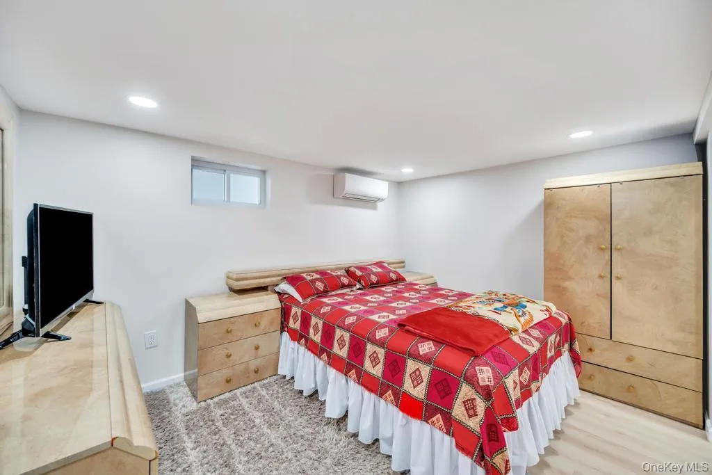 8638 232nd Street, New York, NY, 5 Bedrooms Bedrooms, 8 Rooms Rooms,2 BathroomsBathrooms,Residential,For Rent,232nd,0,985958 8638 232nd Street, New York, NY, 5 Bedrooms Bedrooms, 8 Rooms Rooms,2 BathroomsBathrooms,Residential,For Rent,232nd,0,985958