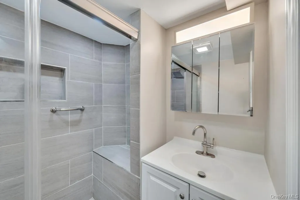8638 232nd Street, New York, NY, 5 Bedrooms Bedrooms, 8 Rooms Rooms,2 BathroomsBathrooms,Residential,For Rent,232nd,0,985958 8638 232nd Street, New York, NY, 5 Bedrooms Bedrooms, 8 Rooms Rooms,2 BathroomsBathrooms,Residential,For Rent,232nd,0,985958