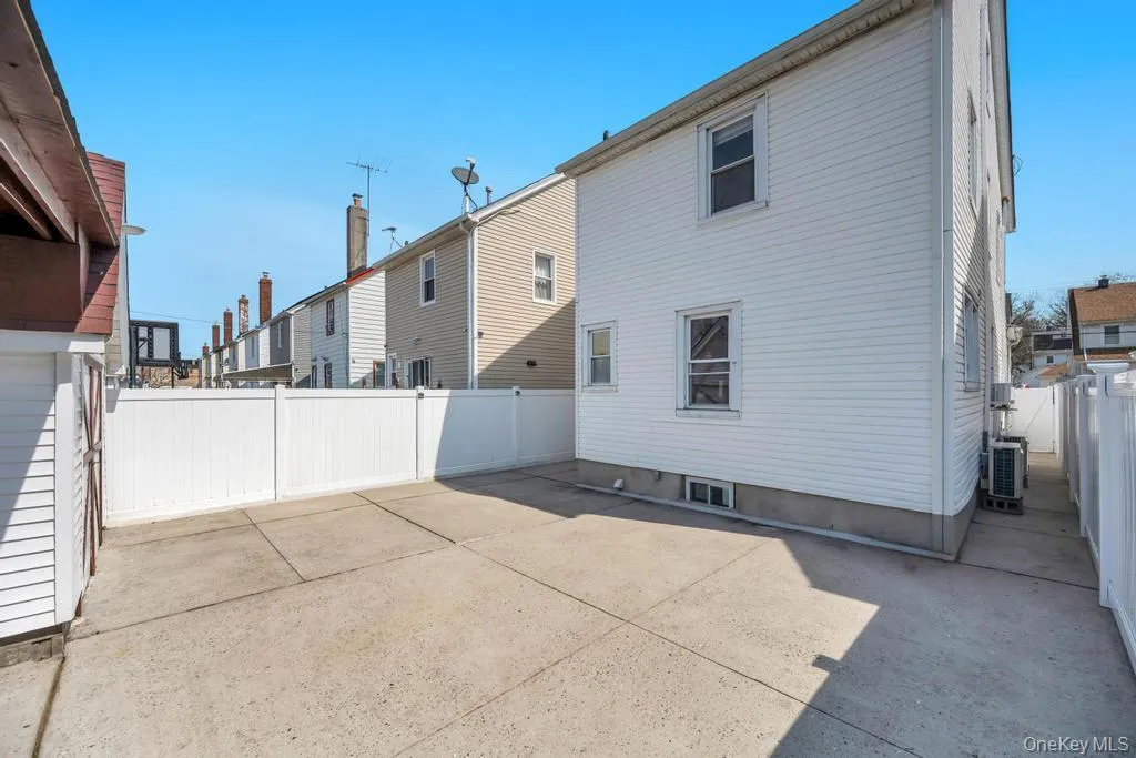 8638 232nd Street, New York, NY, 5 Bedrooms Bedrooms, 8 Rooms Rooms,2 BathroomsBathrooms,Residential,For Rent,232nd,0,985958 8638 232nd Street, New York, NY, 5 Bedrooms Bedrooms, 8 Rooms Rooms,2 BathroomsBathrooms,Residential,For Rent,232nd,0,985958
