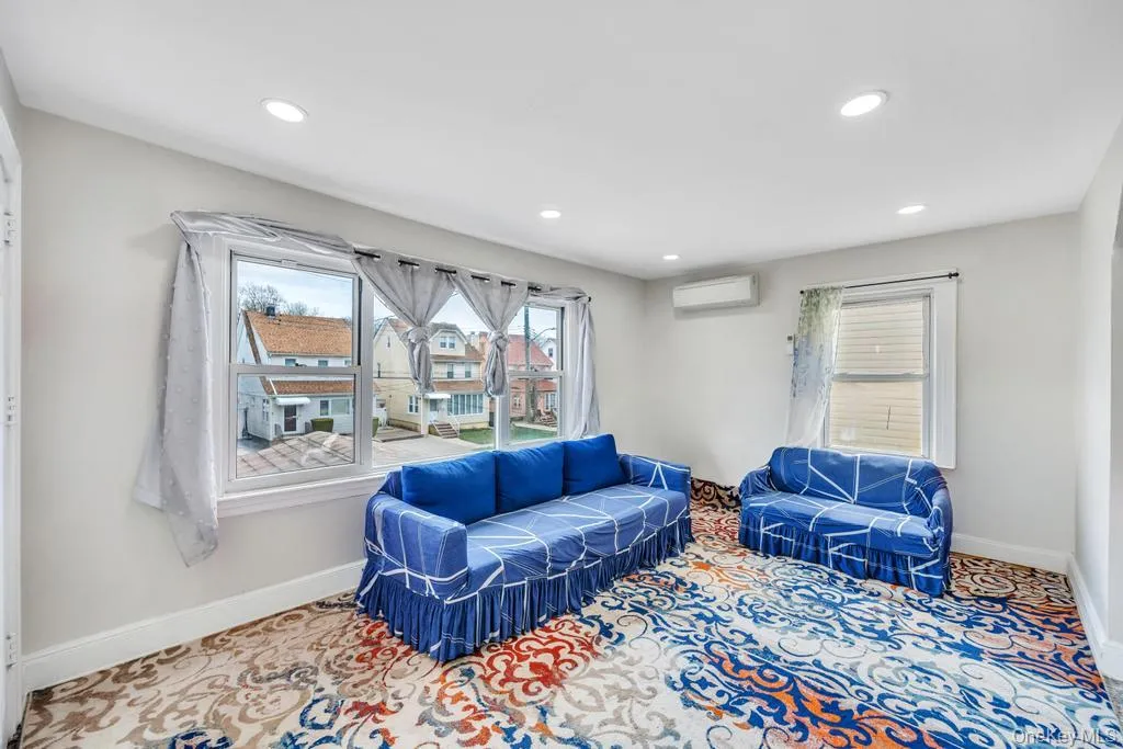 8638 232nd Street, New York, NY, 5 Bedrooms Bedrooms, 8 Rooms Rooms,2 BathroomsBathrooms,Residential,For Rent,232nd,0,985958 8638 232nd Street, New York, NY, 5 Bedrooms Bedrooms, 8 Rooms Rooms,2 BathroomsBathrooms,Residential,For Rent,232nd,0,985958