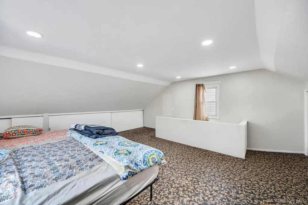 8638 232nd Street, New York, NY, 5 Bedrooms Bedrooms, 8 Rooms Rooms,2 BathroomsBathrooms,Residential,For Rent,232nd,0,985958 8638 232nd Street, New York, NY, 5 Bedrooms Bedrooms, 8 Rooms Rooms,2 BathroomsBathrooms,Residential,For Rent,232nd,0,985958
