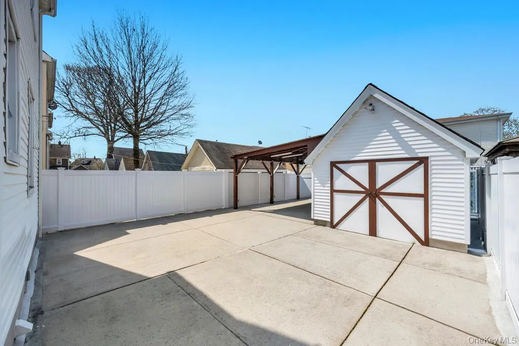 8638 232nd Street, New York, NY, 5 Bedrooms Bedrooms, 8 Rooms Rooms,2 BathroomsBathrooms,Residential,For Rent,232nd,0,985958 8638 232nd Street, New York, NY, 5 Bedrooms Bedrooms, 8 Rooms Rooms,2 BathroomsBathrooms,Residential,For Rent,232nd,0,985958