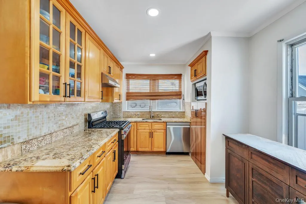 8638 232nd Street, New York, NY, 5 Bedrooms Bedrooms, 8 Rooms Rooms,2 BathroomsBathrooms,Residential,For Rent,232nd,0,985958 8638 232nd Street, New York, NY, 5 Bedrooms Bedrooms, 8 Rooms Rooms,2 BathroomsBathrooms,Residential,For Rent,232nd,0,985958