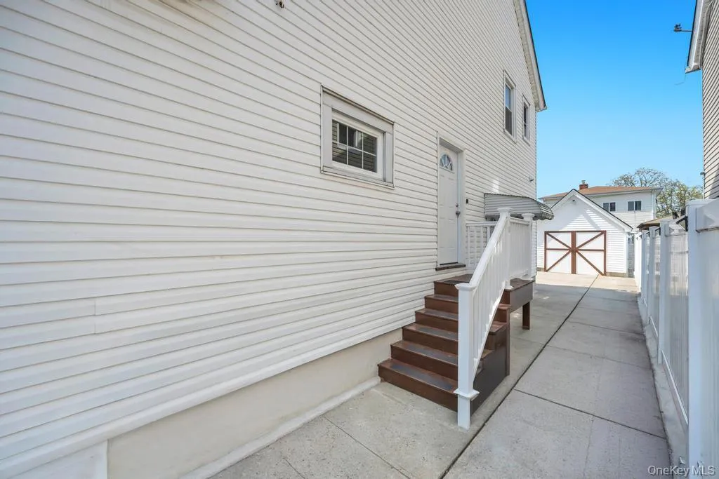8638 232nd Street, New York, NY, 5 Bedrooms Bedrooms, 8 Rooms Rooms,2 BathroomsBathrooms,Residential,For Rent,232nd,0,985958 8638 232nd Street, New York, NY, 5 Bedrooms Bedrooms, 8 Rooms Rooms,2 BathroomsBathrooms,Residential,For Rent,232nd,0,985958