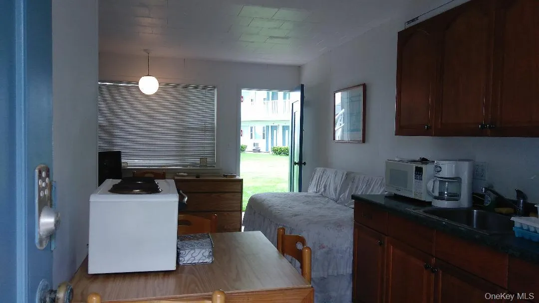 52325 County Road 48, Southold, NY, 1 Room Rooms,1 BathroomBathrooms,Residential Lease,For Rent,County Road 48,0,985969 52325 County Road 48, Southold, NY, 1 Room Rooms,1 BathroomBathrooms,Residential Lease,For Rent,County Road 48,0,985969