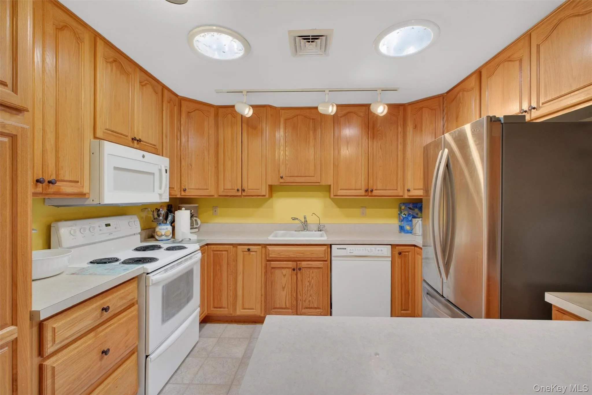 19 Marion Avenue, East Fishkill, NY, 3 Bedrooms Bedrooms, 10 Rooms Rooms,2 BathroomsBathrooms,Residential Sale,For Rent,Marion,0,985986 19 Marion Avenue, East Fishkill, NY, 3 Bedrooms Bedrooms, 10 Rooms Rooms,2 BathroomsBathrooms,Residential Sale,For Rent,Marion,0,985986
