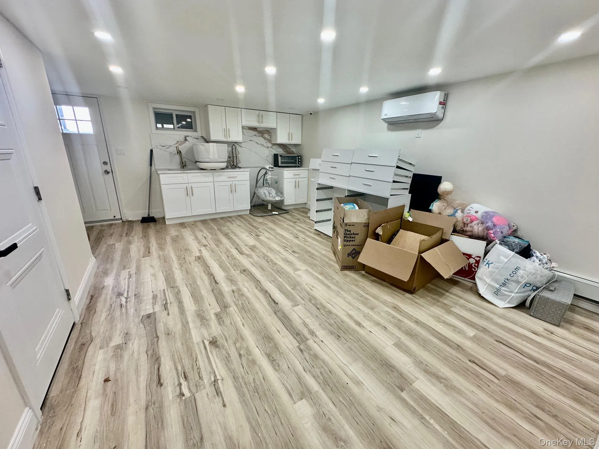 13762 70th Road, New York, NY, 4 Bedrooms Bedrooms, 6 Rooms Rooms,2 BathroomsBathrooms,Residential Sale,For Rent,70th,0,985994 13762 70th Road, New York, NY, 4 Bedrooms Bedrooms, 6 Rooms Rooms,2 BathroomsBathrooms,Residential Sale,For Rent,70th,0,985994
