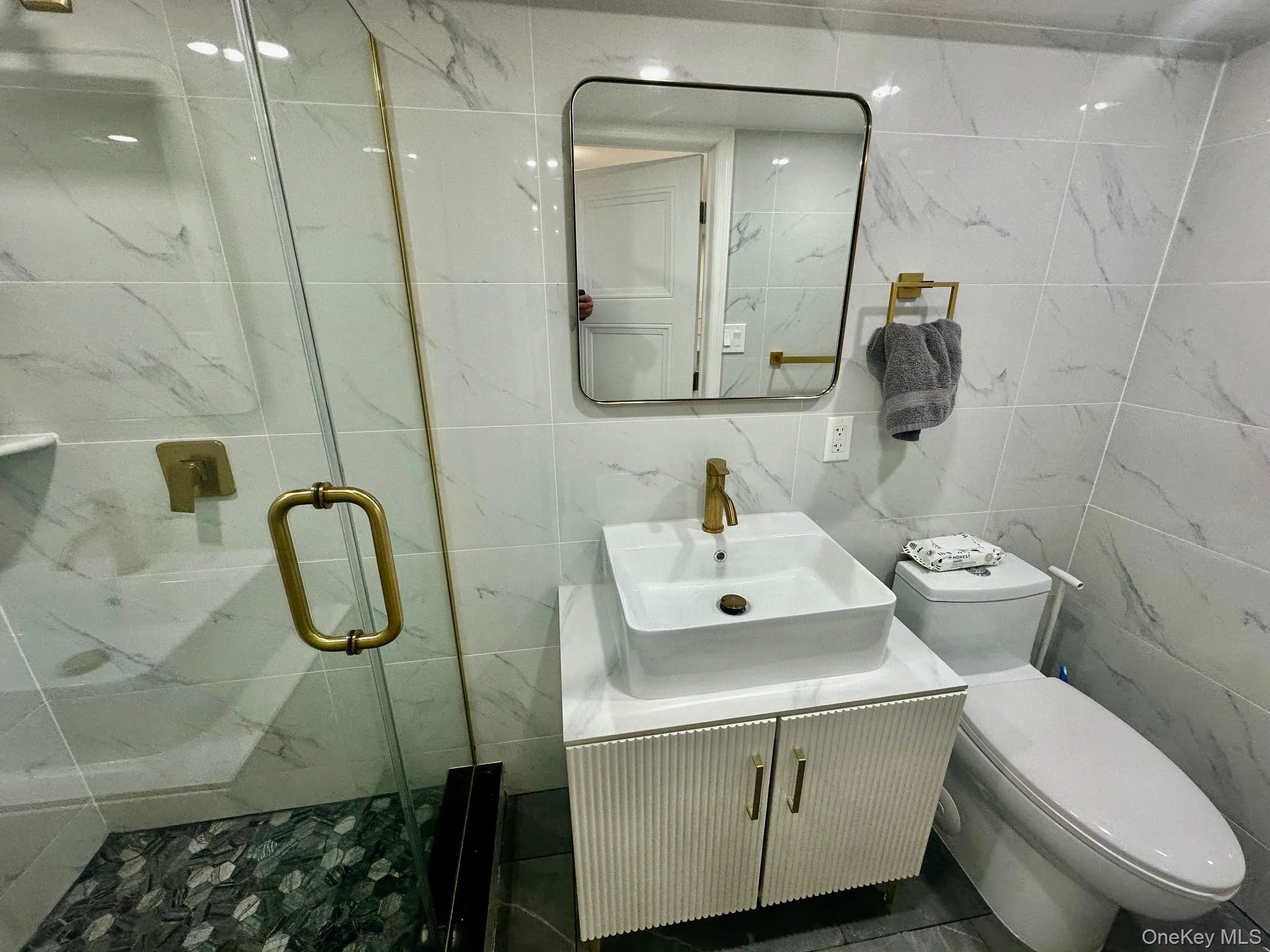 13762 70th Road, New York, NY, 4 Bedrooms Bedrooms, 6 Rooms Rooms,2 BathroomsBathrooms,Residential Sale,For Rent,70th,0,985994 13762 70th Road, New York, NY, 4 Bedrooms Bedrooms, 6 Rooms Rooms,2 BathroomsBathrooms,Residential Sale,For Rent,70th,0,985994