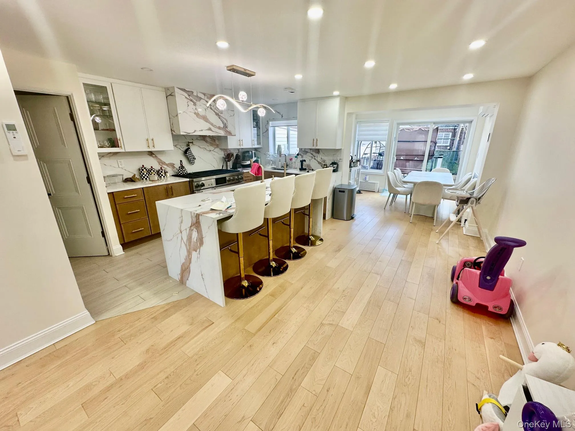 13762 70th Road, New York, NY, 4 Bedrooms Bedrooms, 6 Rooms Rooms,2 BathroomsBathrooms,Residential Sale,For Rent,70th,0,985994 13762 70th Road, New York, NY, 4 Bedrooms Bedrooms, 6 Rooms Rooms,2 BathroomsBathrooms,Residential Sale,For Rent,70th,0,985994