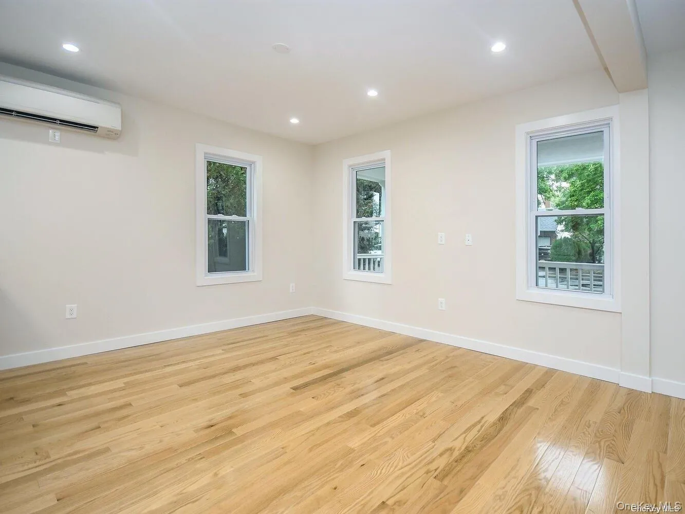 4 8th Street, North Hempstead, NY, 4 Bedrooms Bedrooms, 10 Rooms Rooms,4 BathroomsBathrooms,Residential Lease,For Rent,8th,0,986024 4 8th Street, North Hempstead, NY, 4 Bedrooms Bedrooms, 10 Rooms Rooms,4 BathroomsBathrooms,Residential Lease,For Rent,8th,0,986024