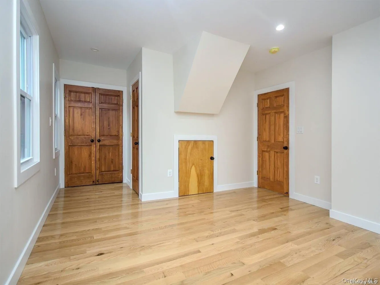 4 8th Street, North Hempstead, NY, 4 Bedrooms Bedrooms, 10 Rooms Rooms,4 BathroomsBathrooms,Residential Lease,For Rent,8th,0,986024 4 8th Street, North Hempstead, NY, 4 Bedrooms Bedrooms, 10 Rooms Rooms,4 BathroomsBathrooms,Residential Lease,For Rent,8th,0,986024