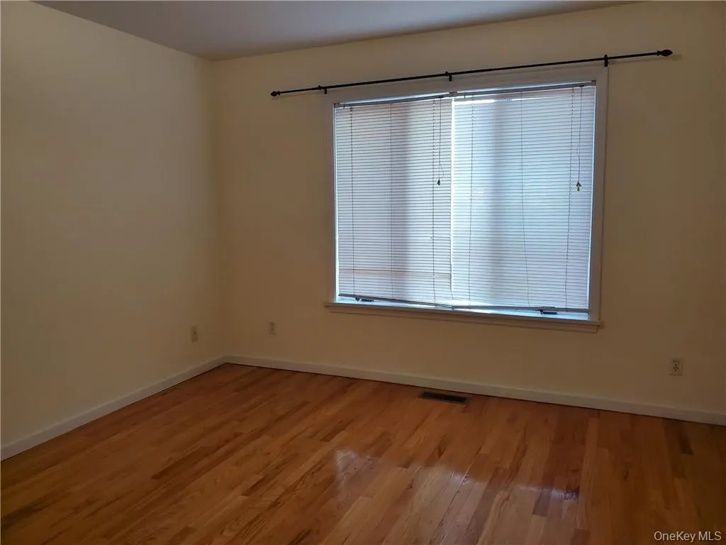 315 Washington Avenue, New Rochelle, NY, 4 Bedrooms Bedrooms, 9 Rooms Rooms,3 BathroomsBathrooms,Residential Lease,For Rent,Washington,0,986037 315 Washington Avenue, New Rochelle, NY, 4 Bedrooms Bedrooms, 9 Rooms Rooms,3 BathroomsBathrooms,Residential Lease,For Rent,Washington,0,986037