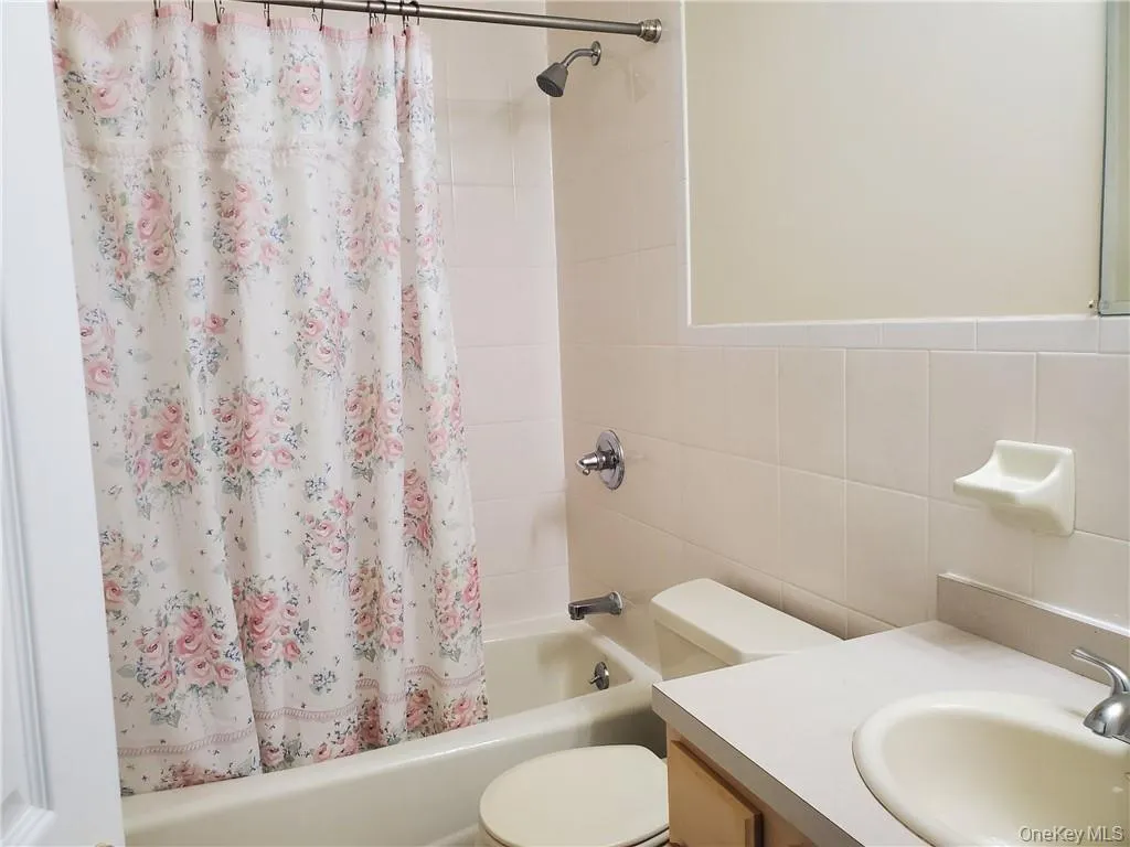 315 Washington Avenue, New Rochelle, NY, 4 Bedrooms Bedrooms, 9 Rooms Rooms,3 BathroomsBathrooms,Residential Lease,For Rent,Washington,0,986037 315 Washington Avenue, New Rochelle, NY, 4 Bedrooms Bedrooms, 9 Rooms Rooms,3 BathroomsBathrooms,Residential Lease,For Rent,Washington,0,986037