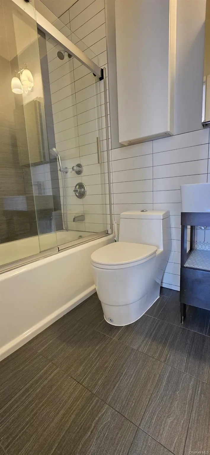 133 Lincoln Avenue, North Hempstead, NY, 2 Bedrooms Bedrooms, 4 Rooms Rooms,1 BathroomBathrooms,Residential Lease,For Rent,Lincoln Avenue,0,986042 133 Lincoln Avenue, North Hempstead, NY, 2 Bedrooms Bedrooms, 4 Rooms Rooms,1 BathroomBathrooms,Residential Lease,For Rent,Lincoln Avenue,0,986042
