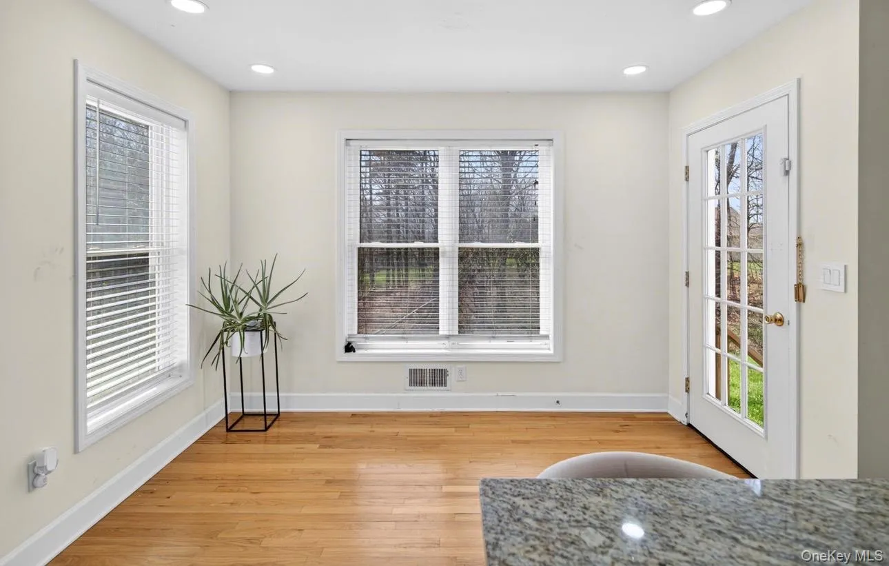 6 Chelsea Court, Troy, NY, 3 Bedrooms Bedrooms, 8 Rooms Rooms,2 BathroomsBathrooms,Residential,For Rent,Chelsea,0,986058 6 Chelsea Court, Troy, NY, 3 Bedrooms Bedrooms, 8 Rooms Rooms,2 BathroomsBathrooms,Residential,For Rent,Chelsea,0,986058