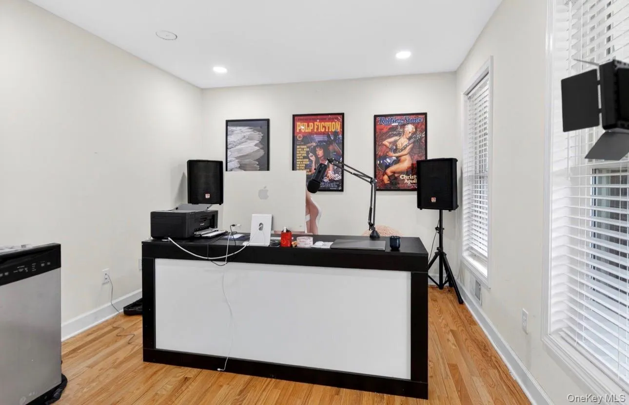 6 Chelsea Court, Troy, NY, 3 Bedrooms Bedrooms, 8 Rooms Rooms,2 BathroomsBathrooms,Residential,For Rent,Chelsea,0,986058 6 Chelsea Court, Troy, NY, 3 Bedrooms Bedrooms, 8 Rooms Rooms,2 BathroomsBathrooms,Residential,For Rent,Chelsea,0,986058