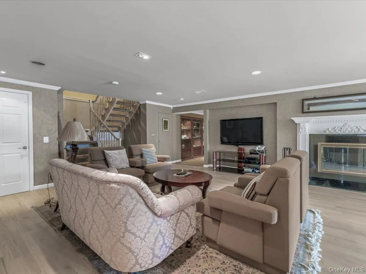 19 Mallard Drive, Huntington, NY, 6 Bedrooms Bedrooms, 14 Rooms Rooms,6 BathroomsBathrooms,Residential,For Rent,Mallard,0,986062 19 Mallard Drive, Huntington, NY, 6 Bedrooms Bedrooms, 14 Rooms Rooms,6 BathroomsBathrooms,Residential,For Rent,Mallard,0,986062