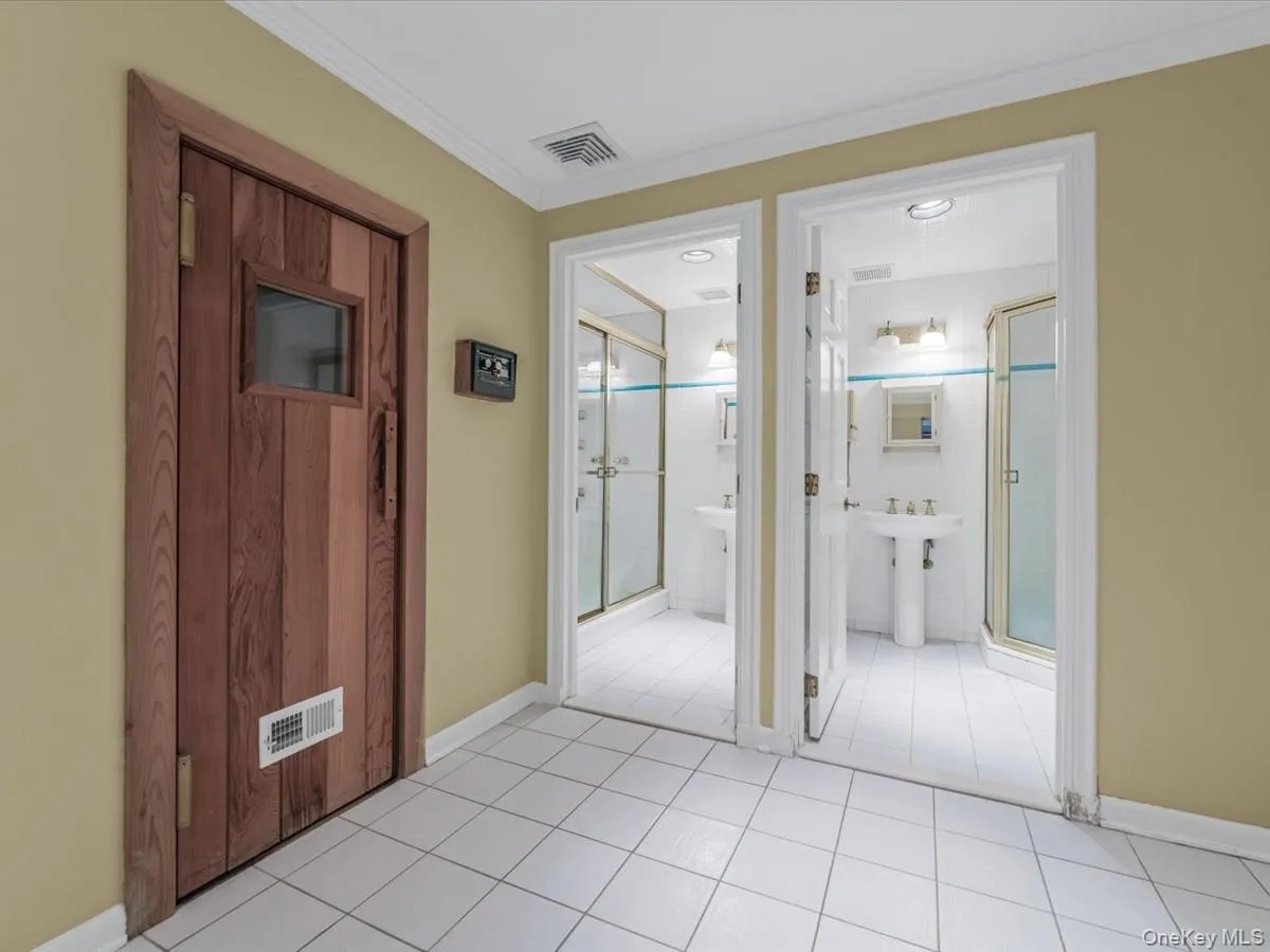 19 Mallard Drive, Huntington, NY, 6 Bedrooms Bedrooms, 14 Rooms Rooms,6 BathroomsBathrooms,Residential,For Rent,Mallard,0,986062 19 Mallard Drive, Huntington, NY, 6 Bedrooms Bedrooms, 14 Rooms Rooms,6 BathroomsBathrooms,Residential,For Rent,Mallard,0,986062
