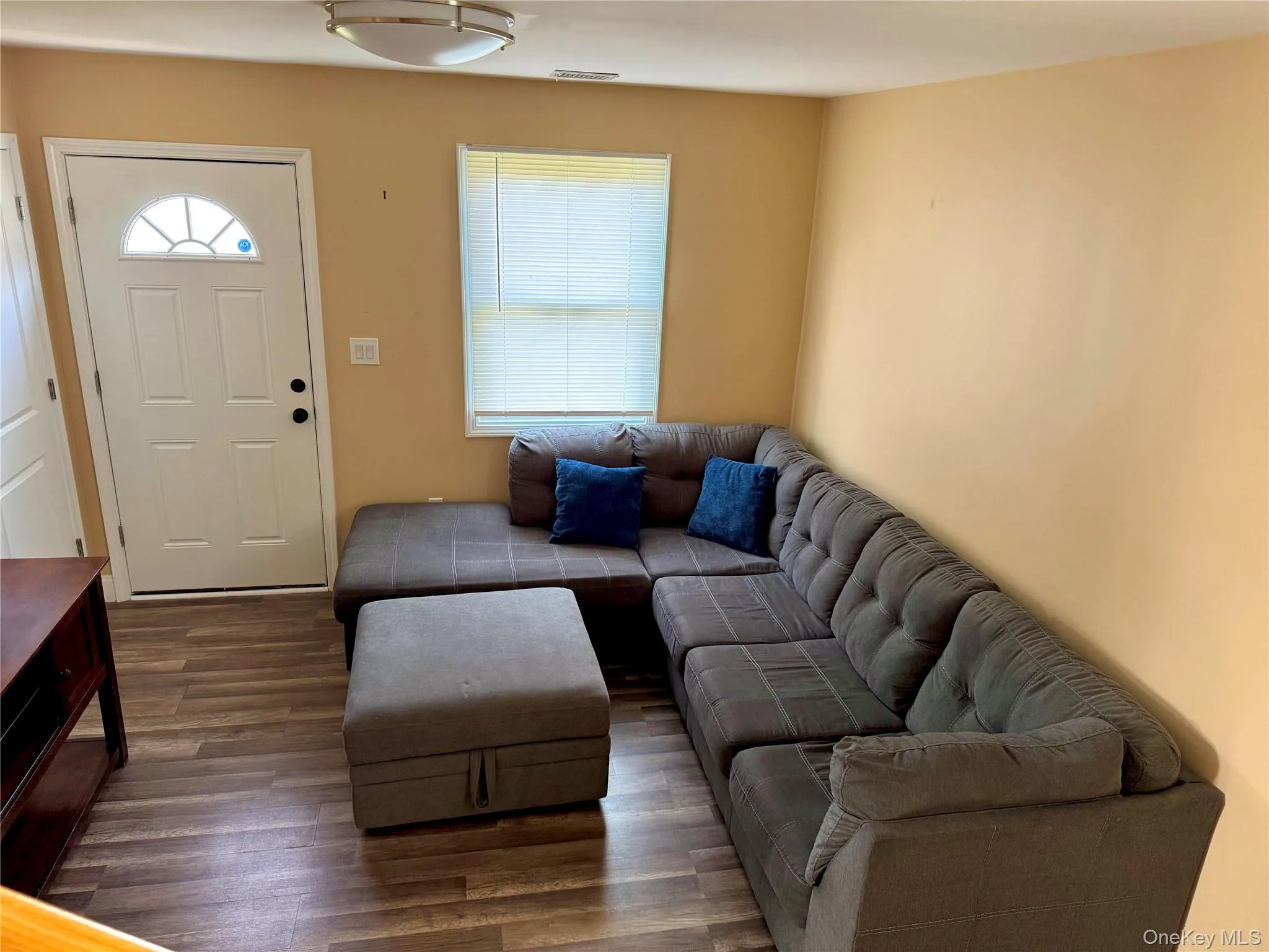 2 Lafayette Drive, Brookhaven, NY, 3 Bedrooms Bedrooms, 8 Rooms Rooms,1 BathroomBathrooms,Residential Lease,For Rent,Lafayette,0,986075 2 Lafayette Drive, Brookhaven, NY, 3 Bedrooms Bedrooms, 8 Rooms Rooms,1 BathroomBathrooms,Residential Lease,For Rent,Lafayette,0,986075