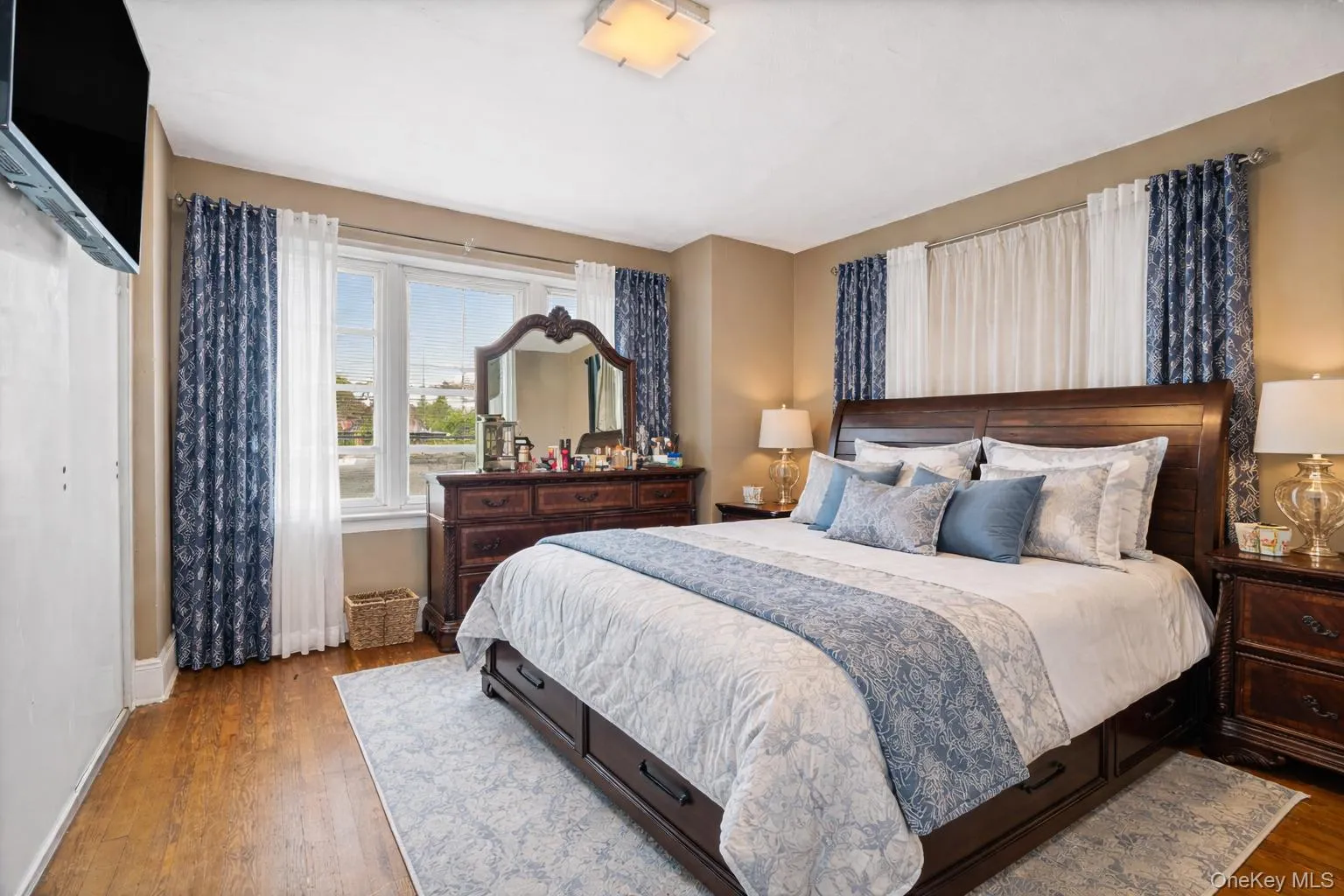 5911 Fresh Pond Road, New York, NY, 3 Bedrooms Bedrooms, 6 Rooms Rooms,2 BathroomsBathrooms,Residential,For Rent,Fresh Pond,0,986078 5911 Fresh Pond Road, New York, NY, 3 Bedrooms Bedrooms, 6 Rooms Rooms,2 BathroomsBathrooms,Residential,For Rent,Fresh Pond,0,986078