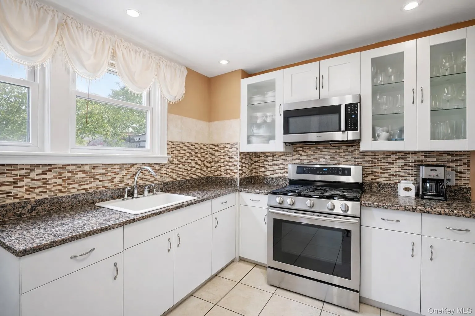 5911 Fresh Pond Road, New York, NY, 3 Bedrooms Bedrooms, 6 Rooms Rooms,2 BathroomsBathrooms,Residential,For Rent,Fresh Pond,0,986078 5911 Fresh Pond Road, New York, NY, 3 Bedrooms Bedrooms, 6 Rooms Rooms,2 BathroomsBathrooms,Residential,For Rent,Fresh Pond,0,986078