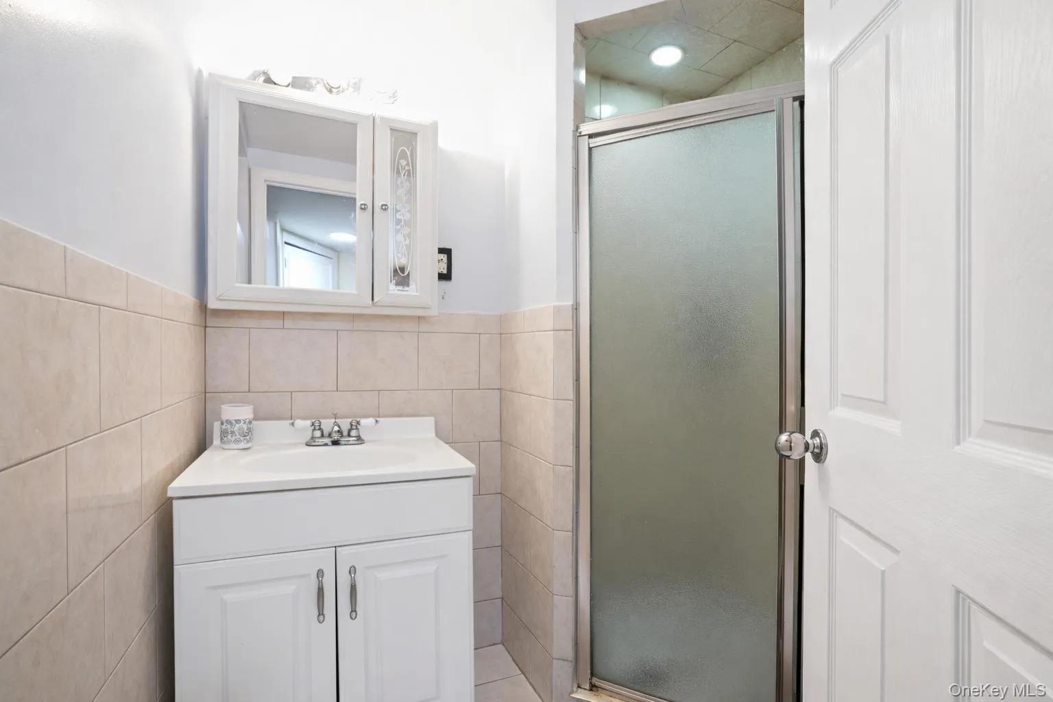5911 Fresh Pond Road, New York, NY, 3 Bedrooms Bedrooms, 6 Rooms Rooms,2 BathroomsBathrooms,Residential,For Rent,Fresh Pond,0,986078 5911 Fresh Pond Road, New York, NY, 3 Bedrooms Bedrooms, 6 Rooms Rooms,2 BathroomsBathrooms,Residential,For Rent,Fresh Pond,0,986078