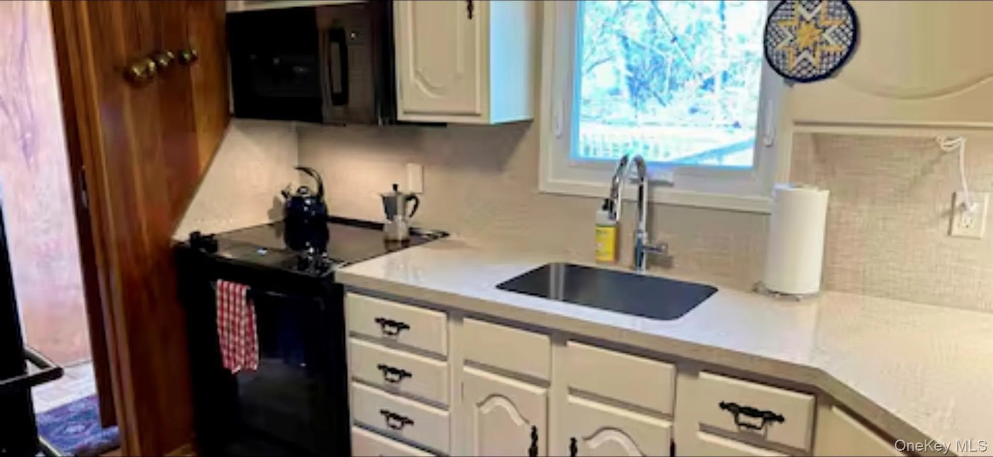 9 Johnston Road, Shelter Island, NY, 4 Bedrooms Bedrooms, 6 Rooms Rooms,2 BathroomsBathrooms,Residential Lease,For Rent,Johnston,0,986092 9 Johnston Road, Shelter Island, NY, 4 Bedrooms Bedrooms, 6 Rooms Rooms,2 BathroomsBathrooms,Residential Lease,For Rent,Johnston,0,986092