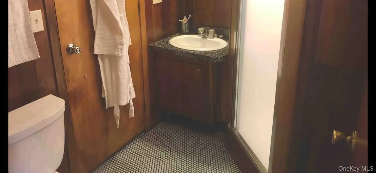 9 Johnston Road, Shelter Island, NY, 4 Bedrooms Bedrooms, 6 Rooms Rooms,2 BathroomsBathrooms,Residential Lease,For Rent,Johnston,0,986092 9 Johnston Road, Shelter Island, NY, 4 Bedrooms Bedrooms, 6 Rooms Rooms,2 BathroomsBathrooms,Residential Lease,For Rent,Johnston,0,986092