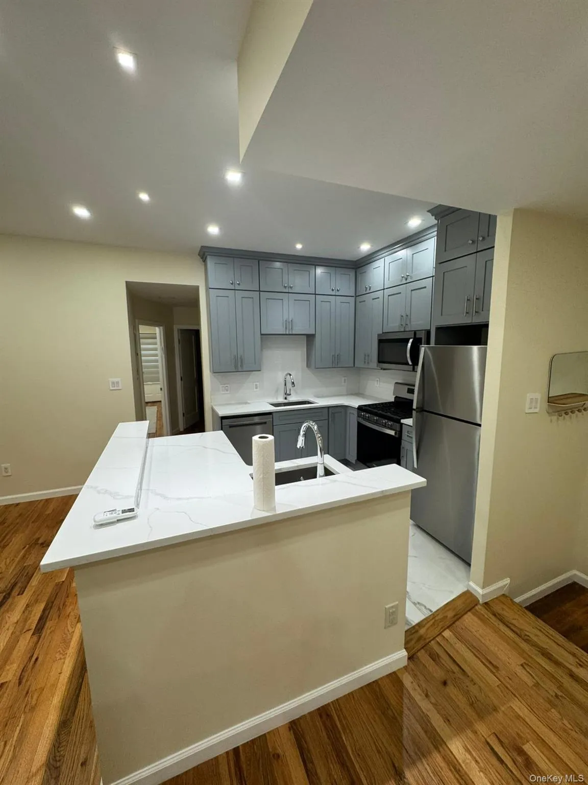 423 Beach 9th Street, New York, NY, 3 Bedrooms Bedrooms, 6 Rooms Rooms,1 BathroomBathrooms,Residential Lease,For Rent,Beach 9th,0,986093 423 Beach 9th Street, New York, NY, 3 Bedrooms Bedrooms, 6 Rooms Rooms,1 BathroomBathrooms,Residential Lease,For Rent,Beach 9th,0,986093