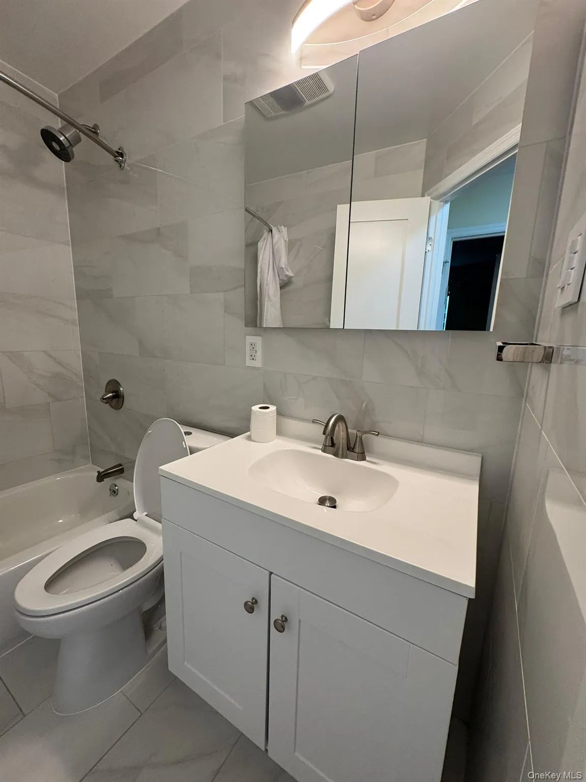 423 Beach 9th Street, New York, NY, 3 Bedrooms Bedrooms, 6 Rooms Rooms,1 BathroomBathrooms,Residential Lease,For Rent,Beach 9th,0,986093 423 Beach 9th Street, New York, NY, 3 Bedrooms Bedrooms, 6 Rooms Rooms,1 BathroomBathrooms,Residential Lease,For Rent,Beach 9th,0,986093
