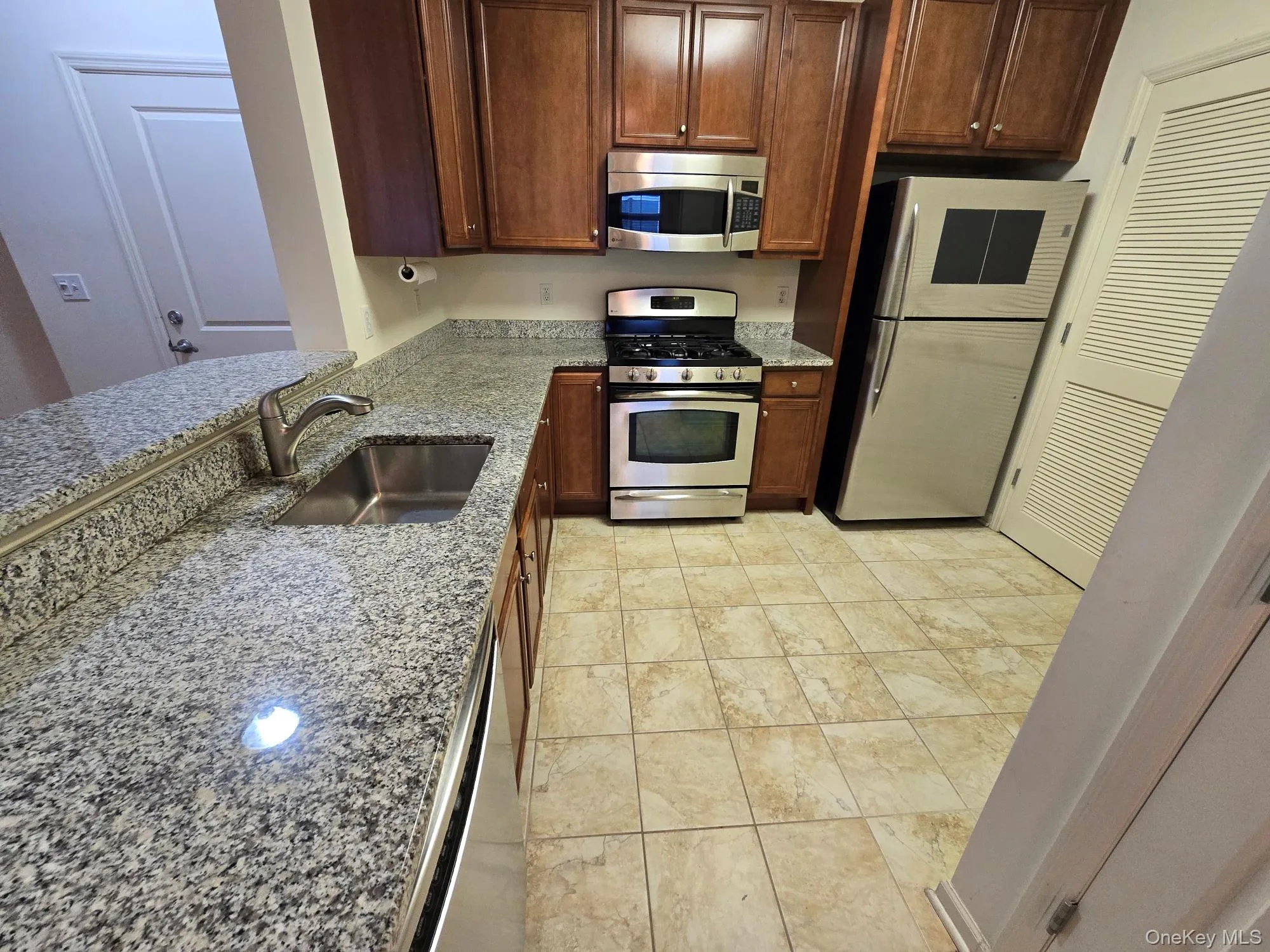 410 Westchester Avenue, Rye Town, NY, 2 Bedrooms Bedrooms, 4 Rooms Rooms,2 BathroomsBathrooms,Residential Lease,For Rent,Westchester,0,986098 410 Westchester Avenue, Rye Town, NY, 2 Bedrooms Bedrooms, 4 Rooms Rooms,2 BathroomsBathrooms,Residential Lease,For Rent,Westchester,0,986098