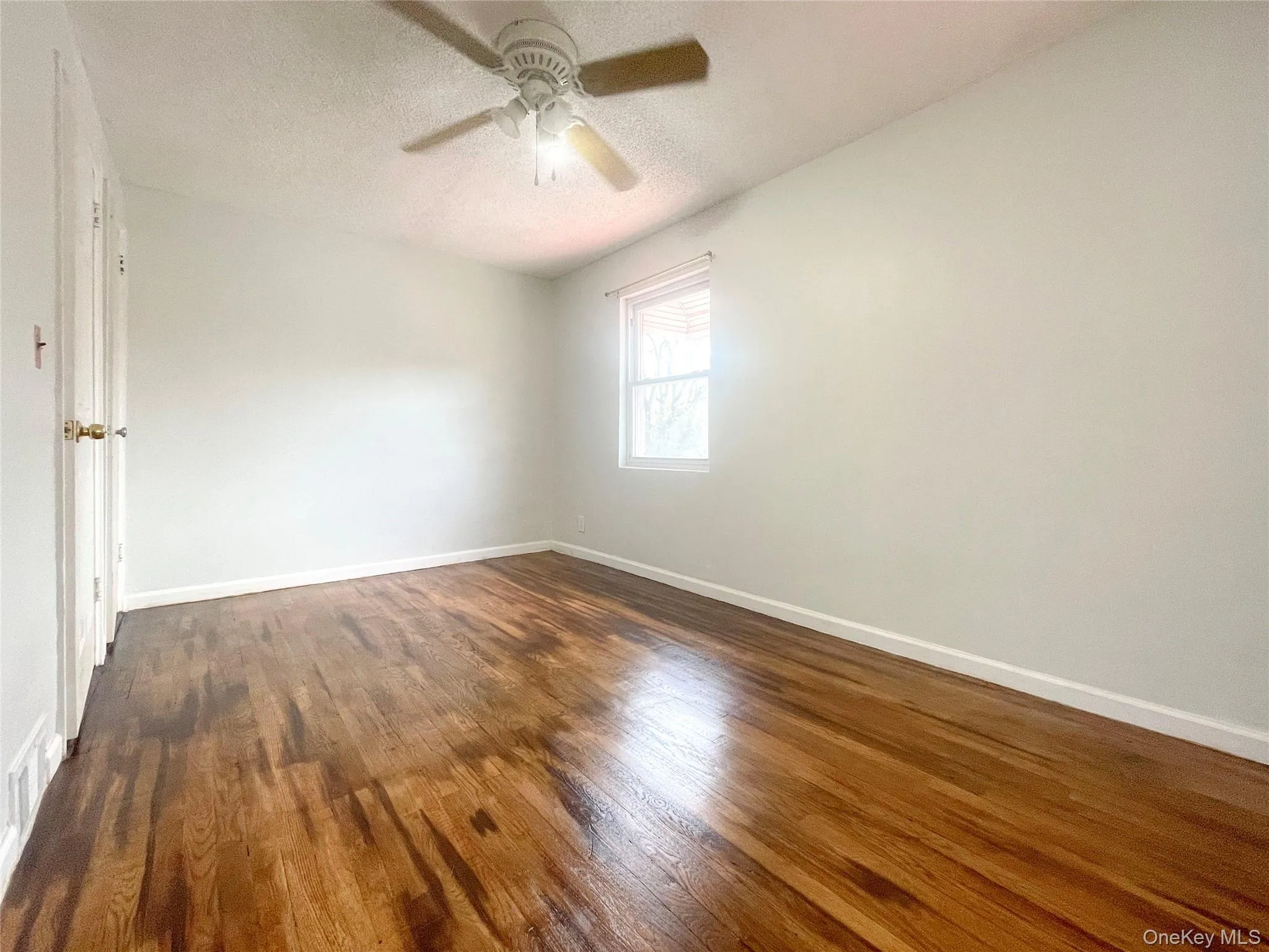 1180 223rd Street, New York, NY, 3 Bedrooms Bedrooms, 8 Rooms Rooms,1 BathroomBathrooms,Residential,For Rent,223rd,0,986152 1180 223rd Street, New York, NY, 3 Bedrooms Bedrooms, 8 Rooms Rooms,1 BathroomBathrooms,Residential,For Rent,223rd,0,986152