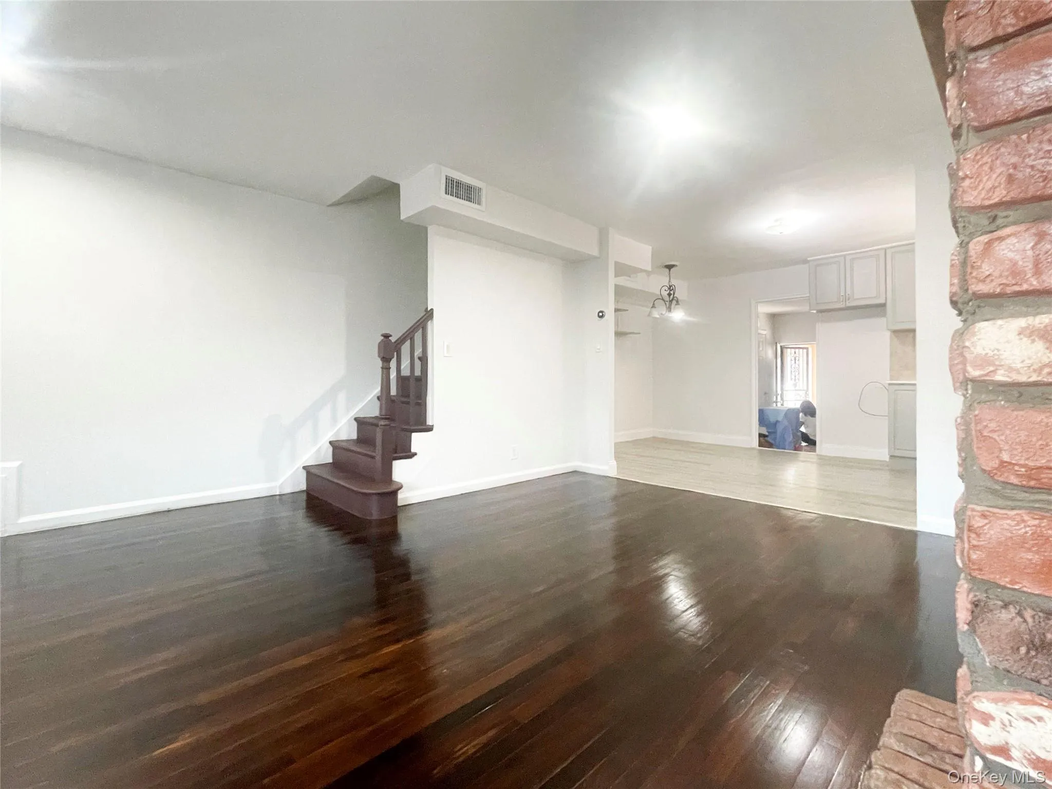 Expansive Living Room with fireplace Expansive Living Room with fireplace