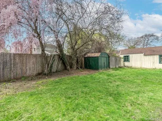 75 Grove Street, North Hempstead, NY, 4 Bedrooms Bedrooms, 7 Rooms Rooms,2 BathroomsBathrooms,Residential,For Rent,Grove,0,986170 75 Grove Street, North Hempstead, NY, 4 Bedrooms Bedrooms, 7 Rooms Rooms,2 BathroomsBathrooms,Residential,For Rent,Grove,0,986170