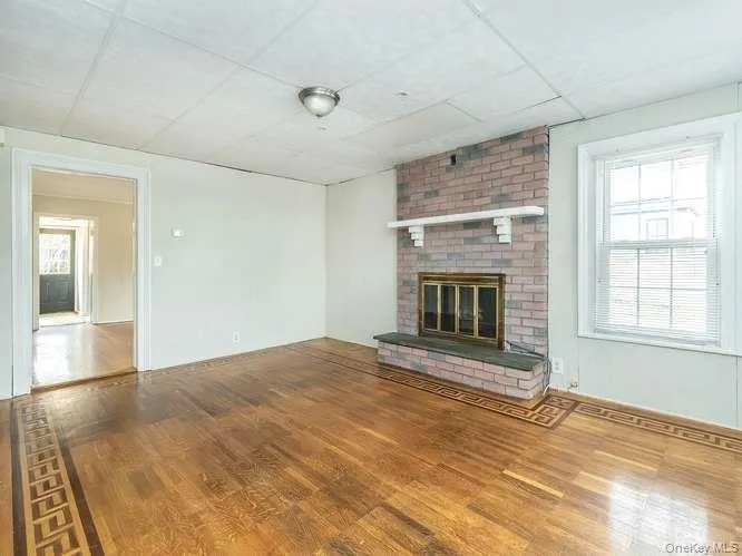 75 Grove Street, North Hempstead, NY, 4 Bedrooms Bedrooms, 7 Rooms Rooms,2 BathroomsBathrooms,Residential,For Rent,Grove,0,986170 75 Grove Street, North Hempstead, NY, 4 Bedrooms Bedrooms, 7 Rooms Rooms,2 BathroomsBathrooms,Residential,For Rent,Grove,0,986170