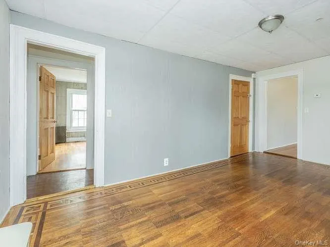 75 Grove Street, North Hempstead, NY, 4 Bedrooms Bedrooms, 7 Rooms Rooms,2 BathroomsBathrooms,Residential,For Rent,Grove,0,986170 75 Grove Street, North Hempstead, NY, 4 Bedrooms Bedrooms, 7 Rooms Rooms,2 BathroomsBathrooms,Residential,For Rent,Grove,0,986170