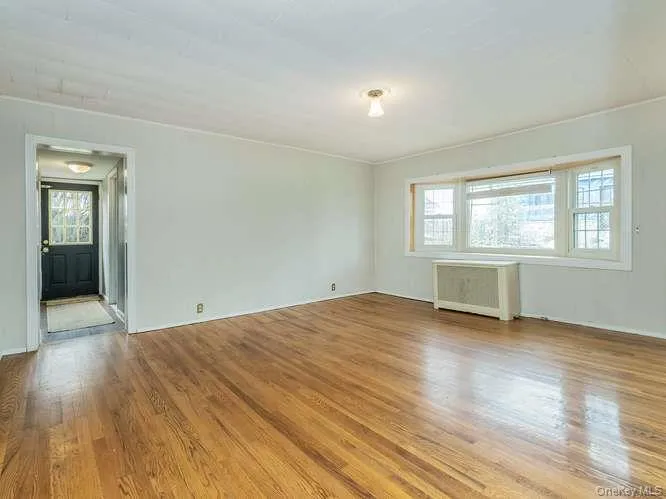 75 Grove Street, North Hempstead, NY, 4 Bedrooms Bedrooms, 7 Rooms Rooms,2 BathroomsBathrooms,Residential,For Rent,Grove,0,986170 75 Grove Street, North Hempstead, NY, 4 Bedrooms Bedrooms, 7 Rooms Rooms,2 BathroomsBathrooms,Residential,For Rent,Grove,0,986170