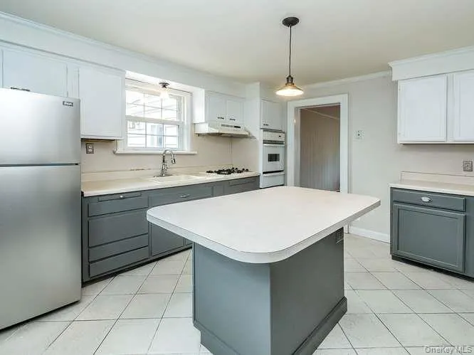75 Grove Street, North Hempstead, NY, 4 Bedrooms Bedrooms, 7 Rooms Rooms,2 BathroomsBathrooms,Residential,For Rent,Grove,0,986170 75 Grove Street, North Hempstead, NY, 4 Bedrooms Bedrooms, 7 Rooms Rooms,2 BathroomsBathrooms,Residential,For Rent,Grove,0,986170