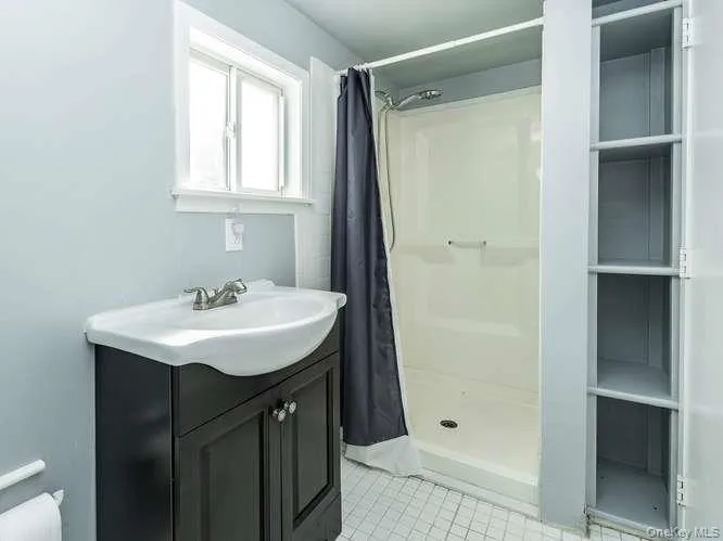 75 Grove Street, North Hempstead, NY, 4 Bedrooms Bedrooms, 7 Rooms Rooms,2 BathroomsBathrooms,Residential,For Rent,Grove,0,986170 75 Grove Street, North Hempstead, NY, 4 Bedrooms Bedrooms, 7 Rooms Rooms,2 BathroomsBathrooms,Residential,For Rent,Grove,0,986170