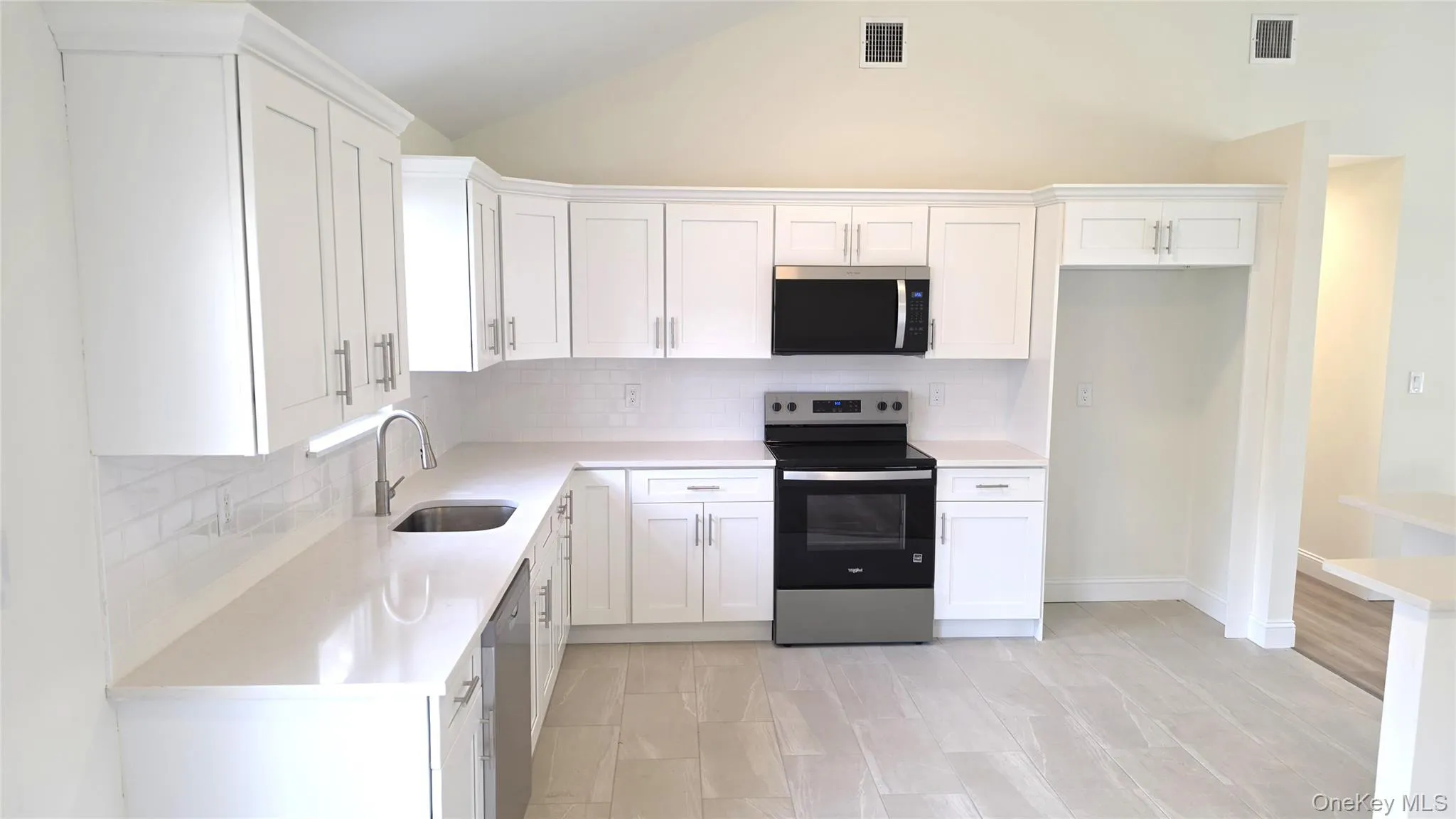 6A Murray Lane, Brookhaven, NY, 4 Bedrooms Bedrooms, 7 Rooms Rooms,2 BathroomsBathrooms,Residential,For Rent,Murray,0,986187 6A Murray Lane, Brookhaven, NY, 4 Bedrooms Bedrooms, 7 Rooms Rooms,2 BathroomsBathrooms,Residential,For Rent,Murray,0,986187